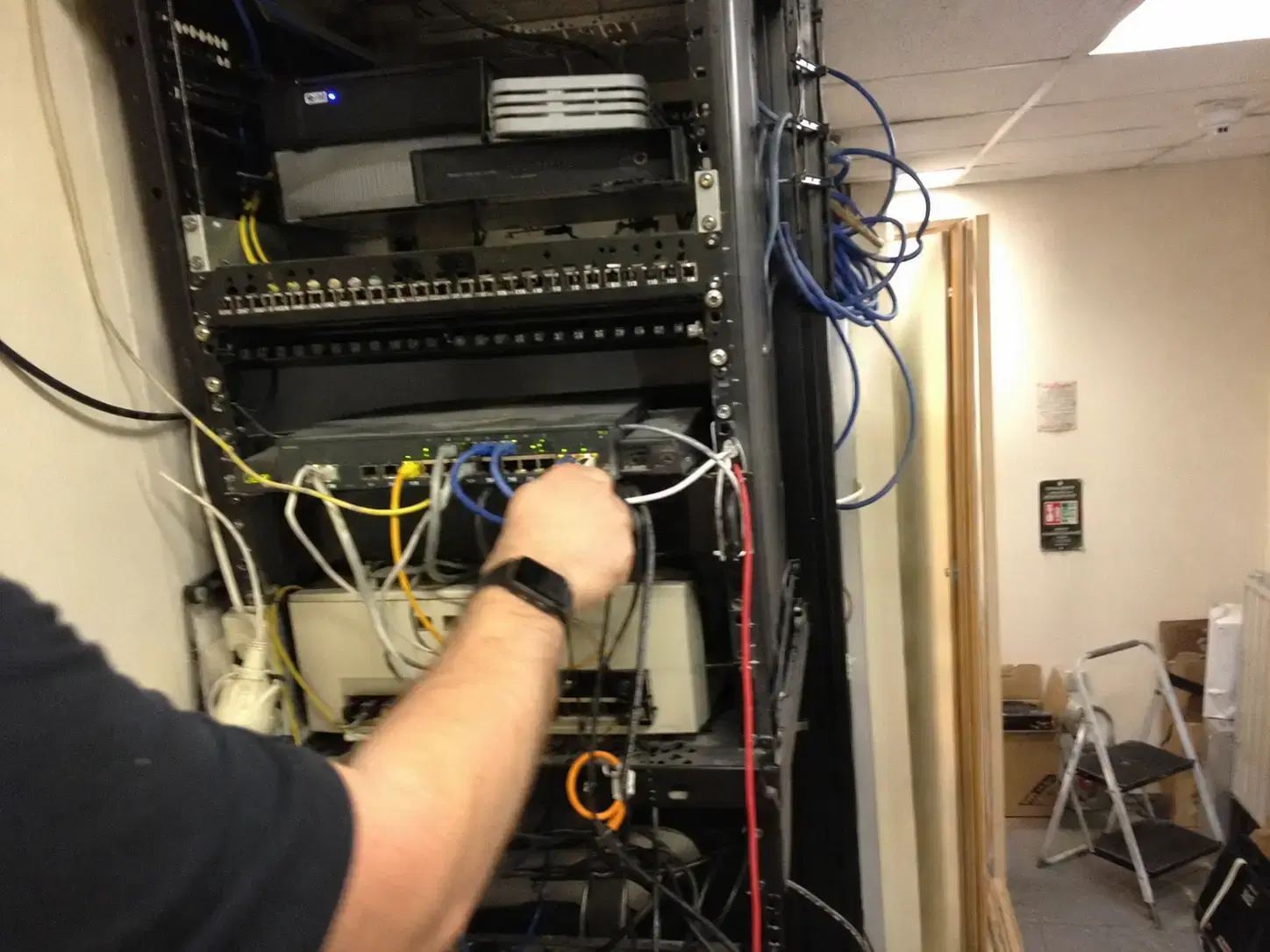 When Should You Replace a Legacy System Instead of Modernising It?